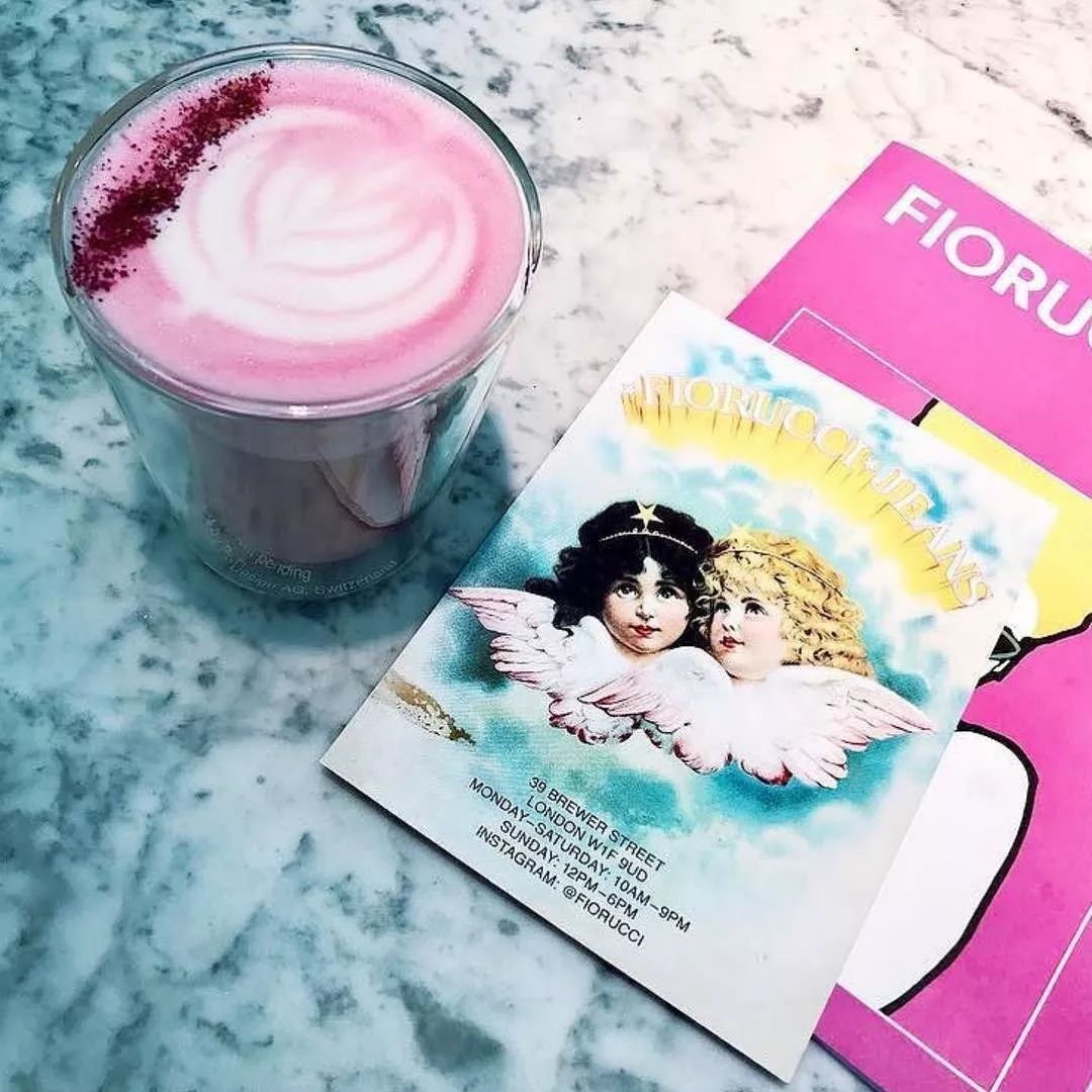 人间芭比lisa白色衣服跳舞,人间芭比lisa穿蓝衣服跳舞