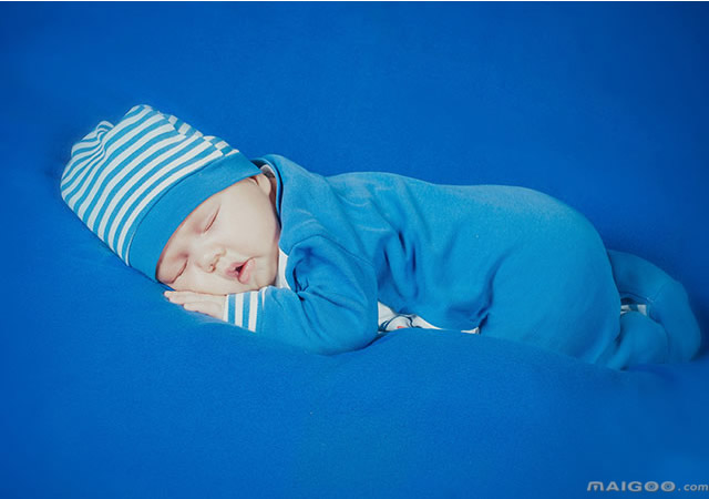 婴儿睡袋如何使用宝宝不着凉,婴儿正确使用睡袋的方法