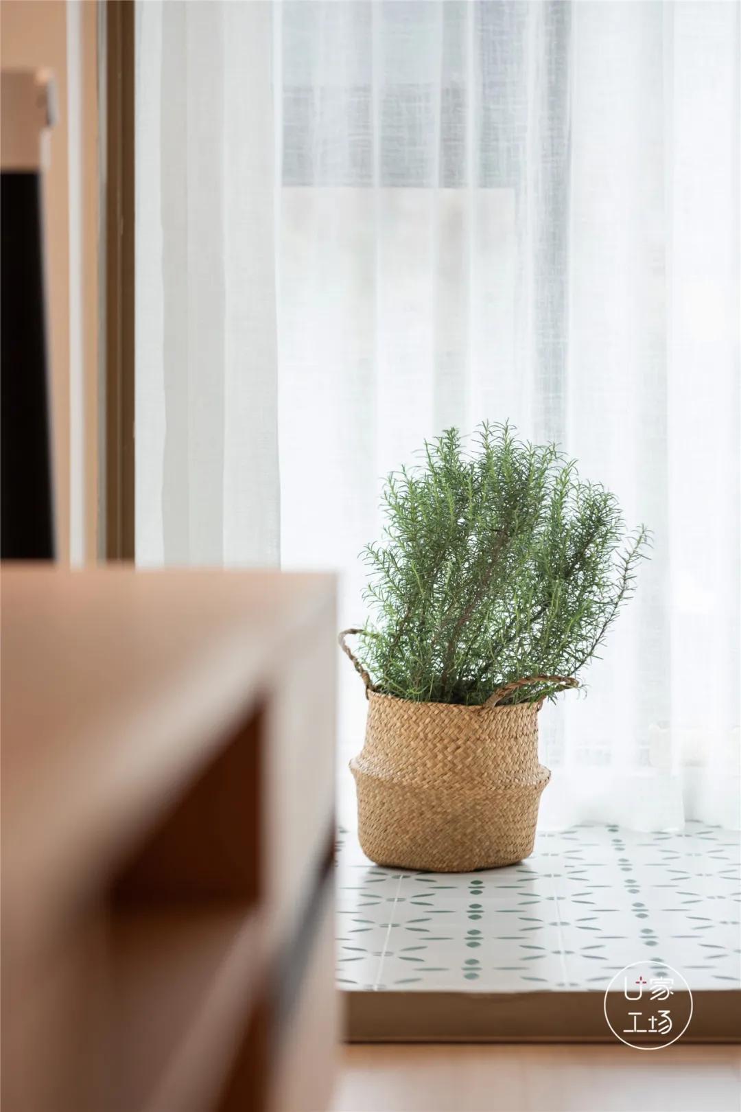 89㎡出租屋“变身”日式极简美宅，无主灯+藤编原木，玩出新花样