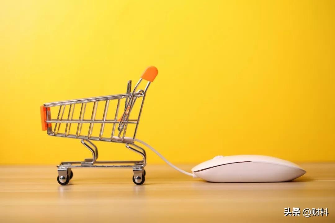 大街上贴满“旺铺转租”,实体店出路何在?董明珠直言不讳