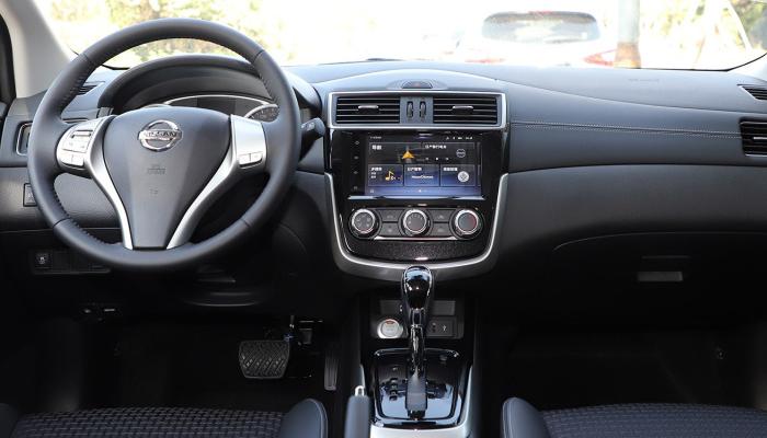 和飞度同级别的两厢车,性价比高的日系车飞度