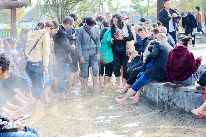 汤山温泉度假好去处,汤山有免费温泉泡脚吗