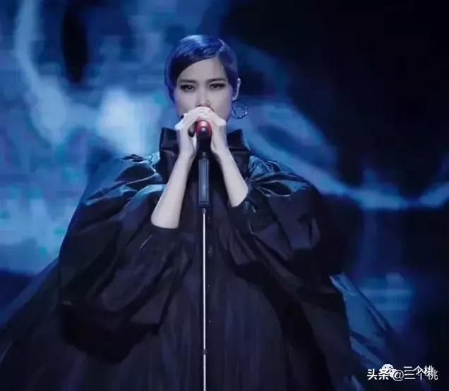 今年流行的饰品推荐最新款 (好看又显脸小的饰品)