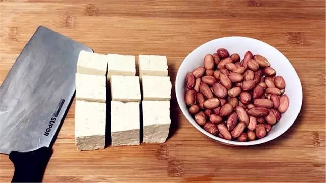 一块豆腐做一菜一汤,一块豆腐半斤小葱简单一做