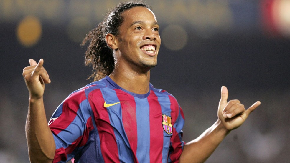 2018年实况足球的罗纳尔迪尼奥,罗纳尔迪尼奥梅西谁厉害实况足球