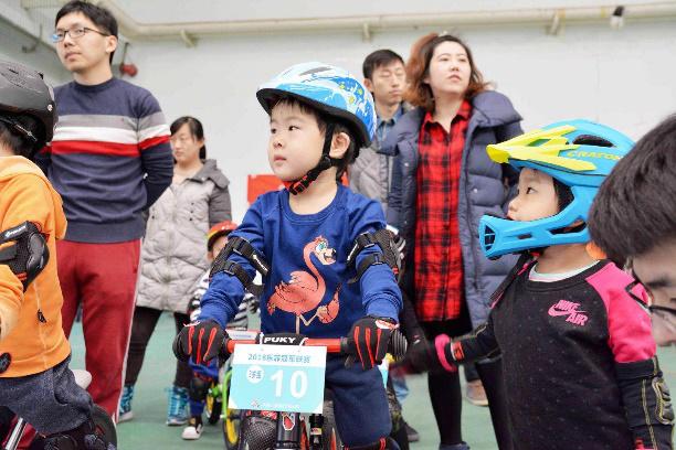 把“兴趣”坚持下去，孩子能收获什么？说说两年半平衡车之旅