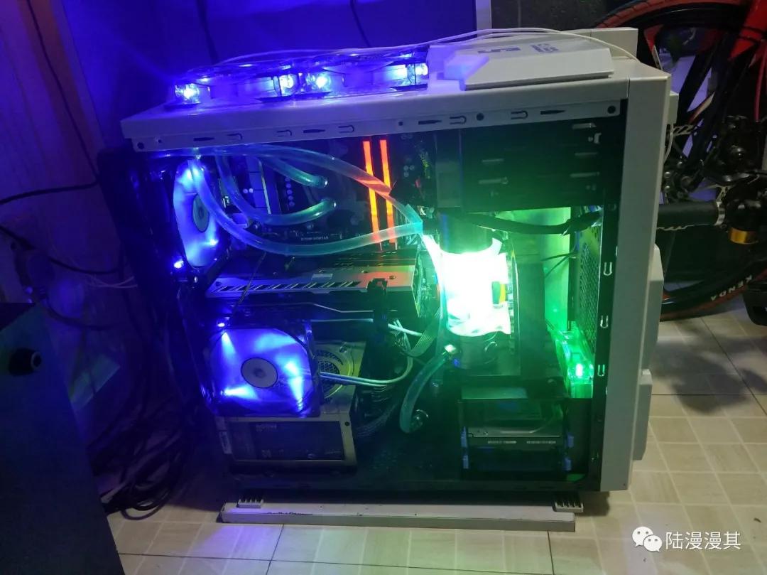 孤勇者mini机箱itx装机,240水冷itx机箱装机全过程