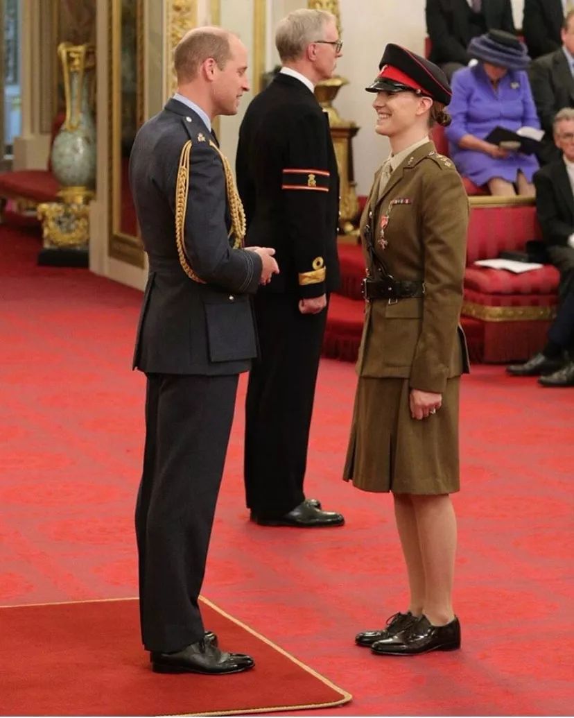 一对男女互换性别，一见钟情后生儿育女：有爱，性别有什么关系？