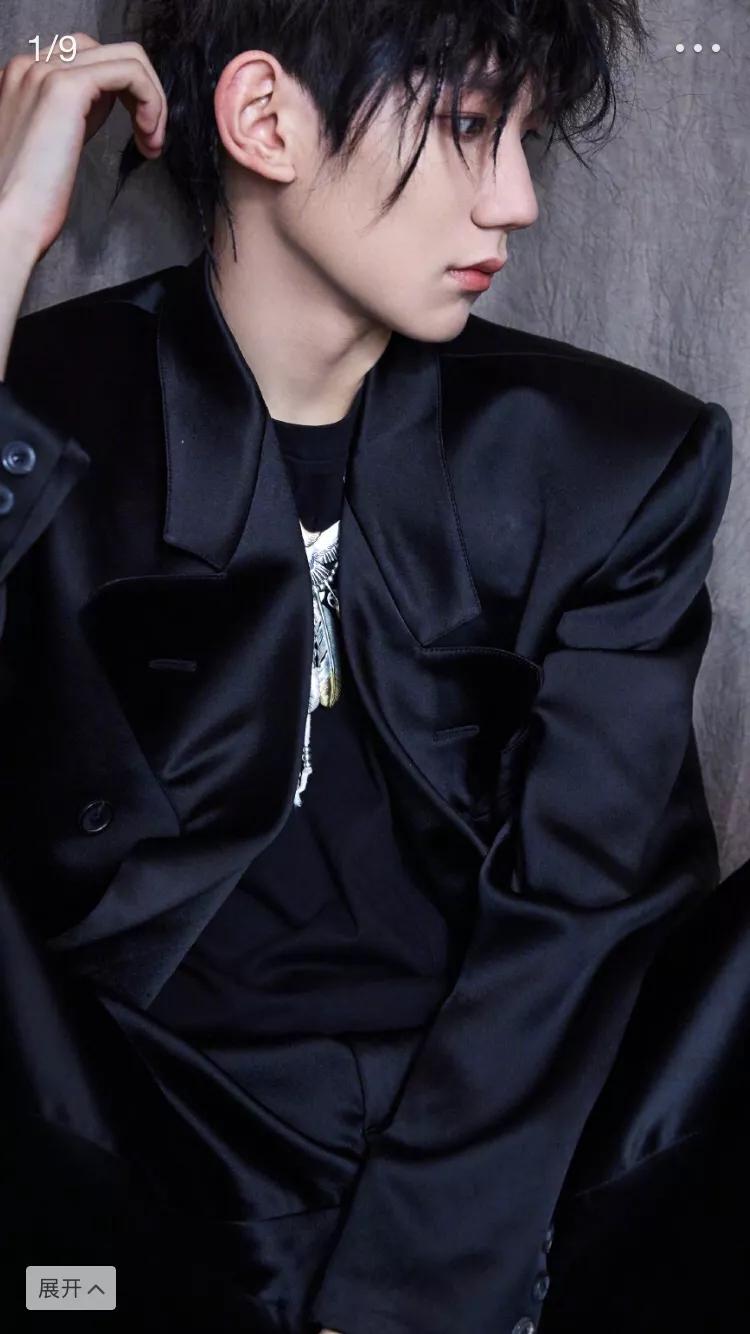 王源锡纸烫造型曝光,王源同款锡纸烫烫发要多长