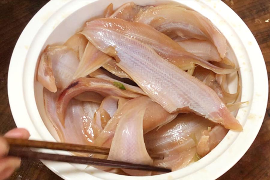 炸鱼用淀粉鸡蛋的做法,炸鱼不用淀粉面粉