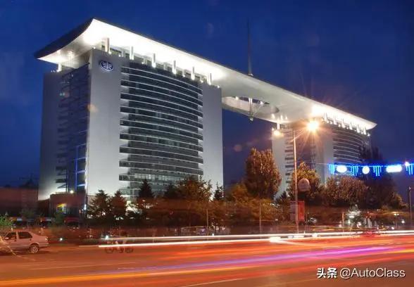 国内十大汽车集团座次重大变化,中国十大汽车集团公司几家是国企