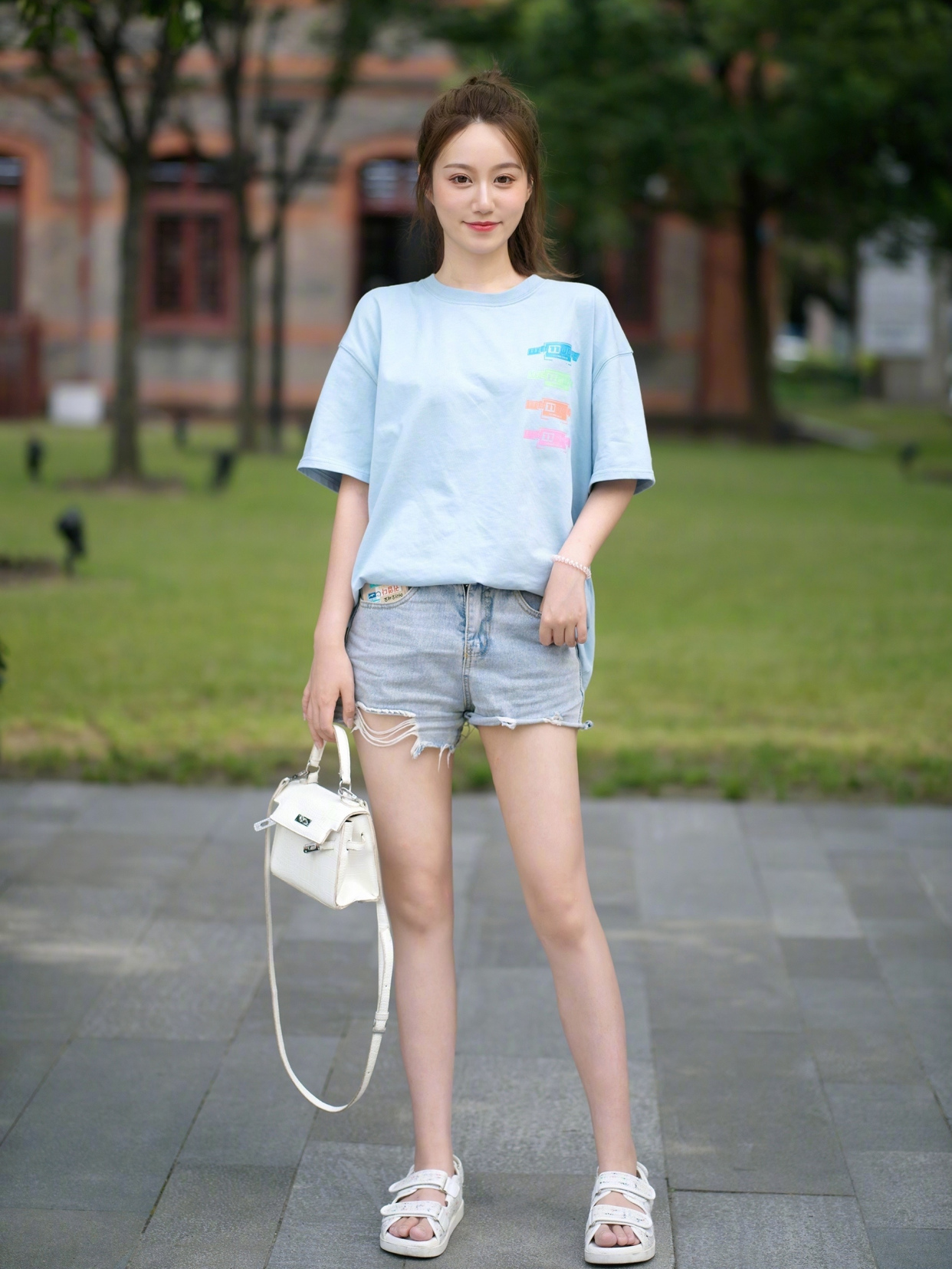 夏天哪种凉鞋好穿又好搭配,夏天凉鞋怎么搭衣服