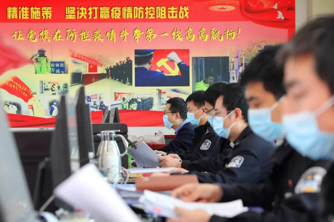 一天到晚不回家都忙什么,警察天天忙不回家吗