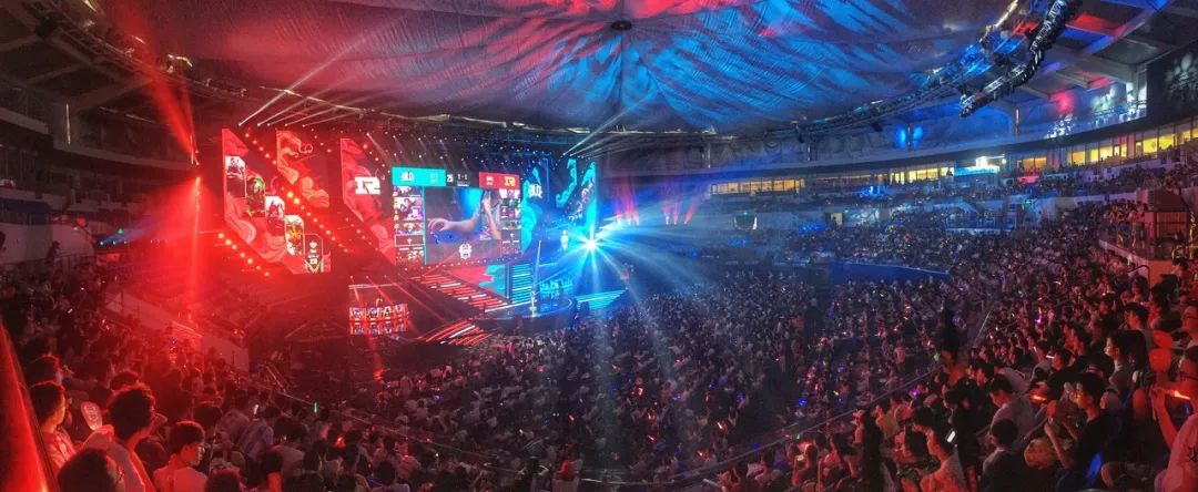 他们20岁年入千万,成为时代偶像,代价却无比残酷