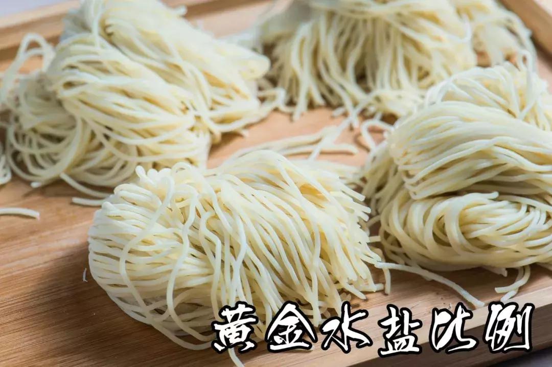 味千拉面大骨熬汤30年,味千拉面大骨熬汤三十年