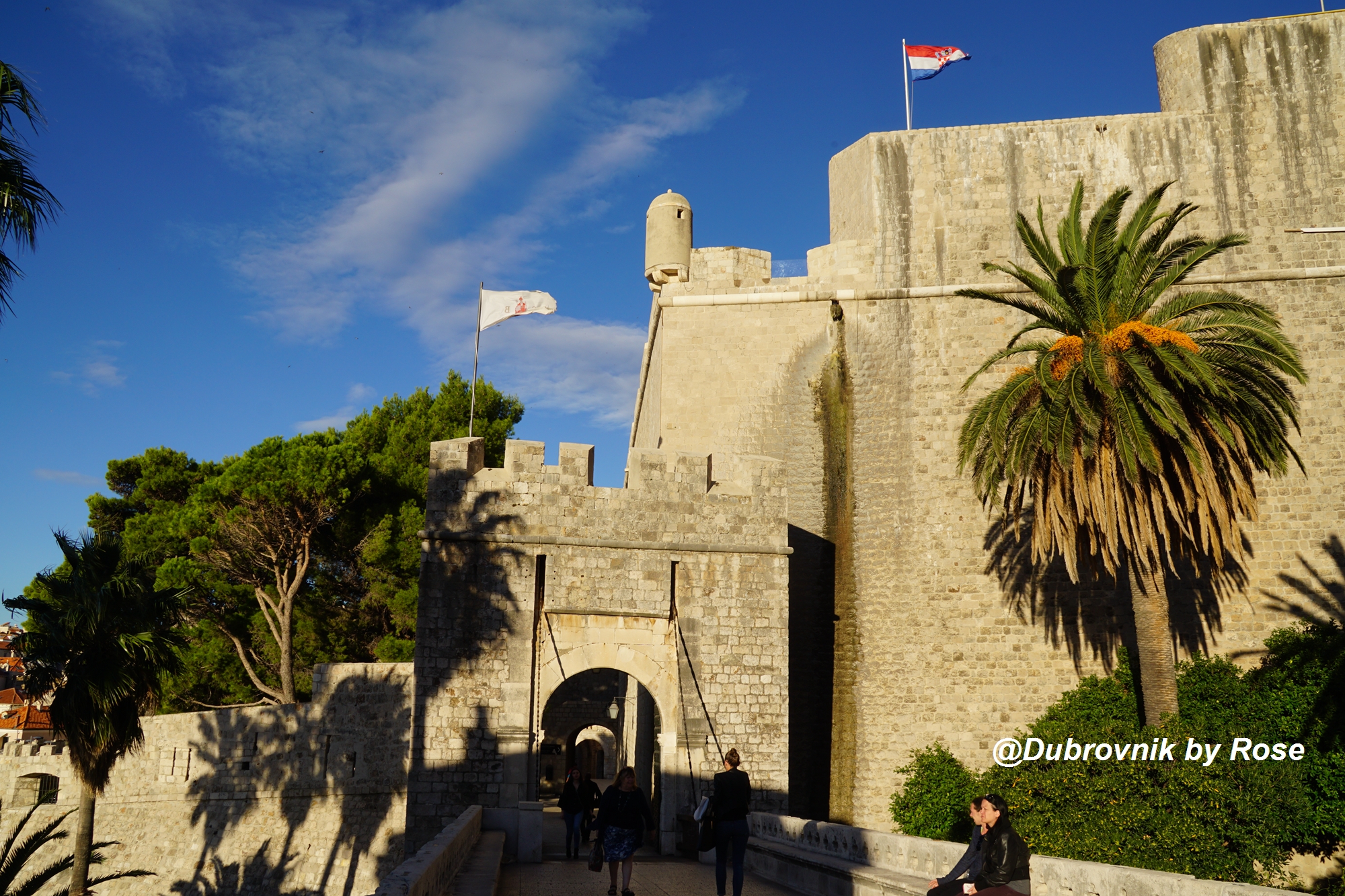 克罗地亚圣托里尼,克罗地亚和圣托里尼