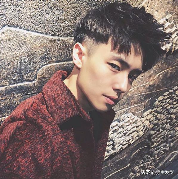 适合男生剪的帅气短发,随便剪剪又好看的男士短发型