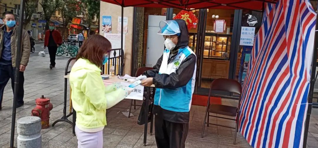 荔湾｜华林街社工站：发挥社会工作的专业优势，多方面参与社区疫情防控