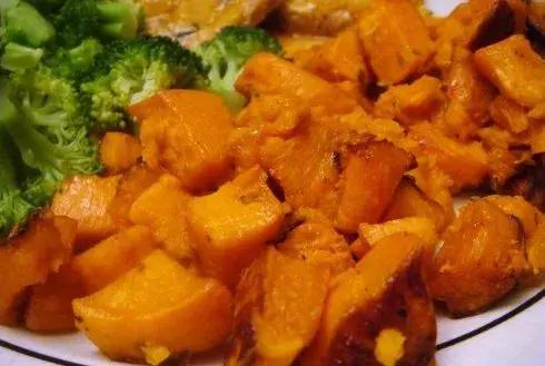 感恩节应该怎么吃火鸡,感恩节人们为什么喜欢吃火鸡