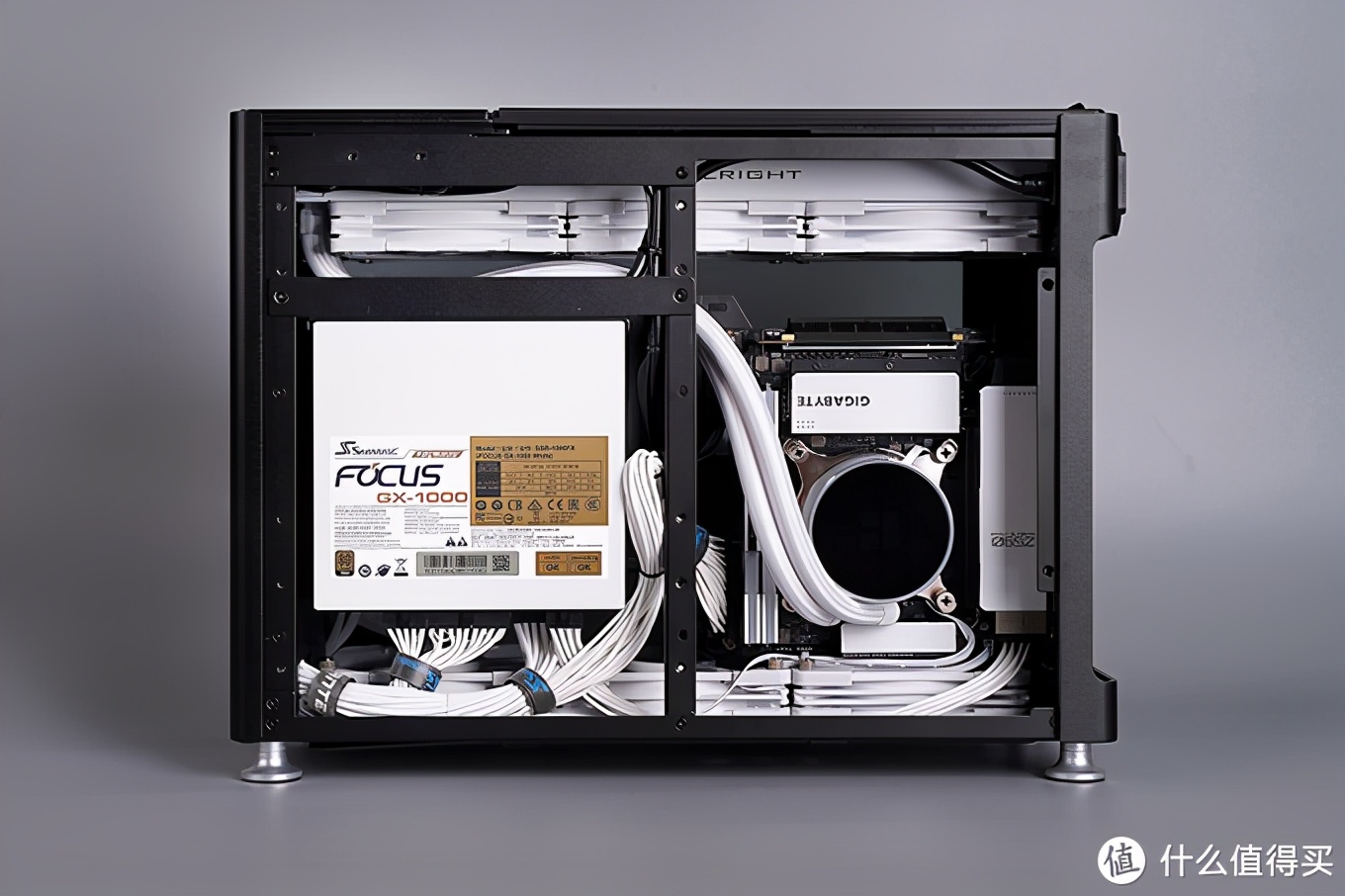 乔家一物:大号ITX装机分享,黑白美学的体现