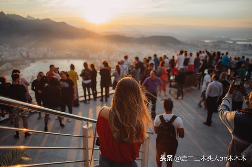 帮他十次一不帮就翻脸的说说,帮了他十次的人却没有一次没帮你