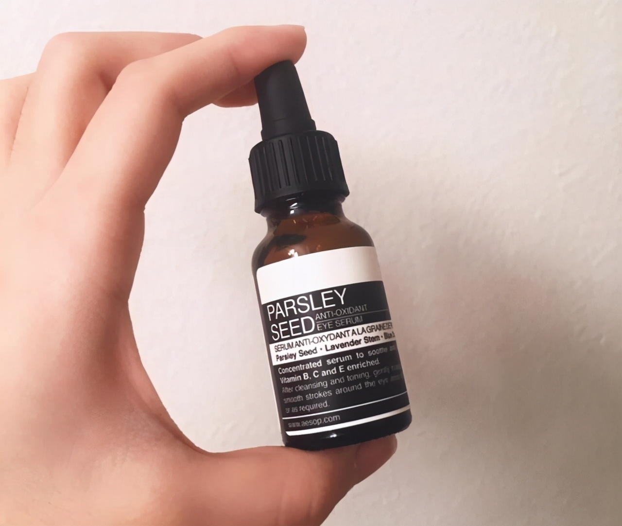 眼部精华和眼部眼霜有什么区别,眼精华排名十大公认好用的眼霜