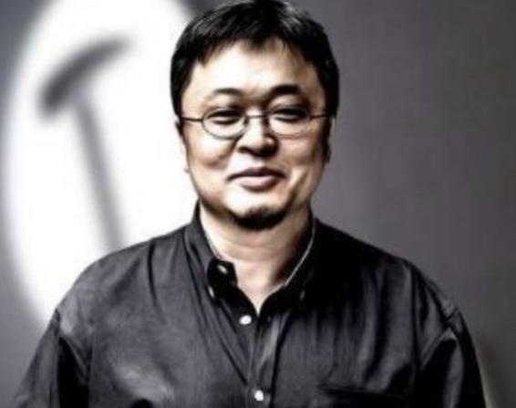 当罗永浩放下姿态跪着挣钱时,罗永浩挣钱才是最大的体面