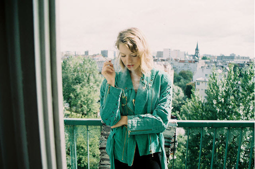 嫌你穷的男人是真爱你吗,嫌你穷的人要分手的人值得挽留吗