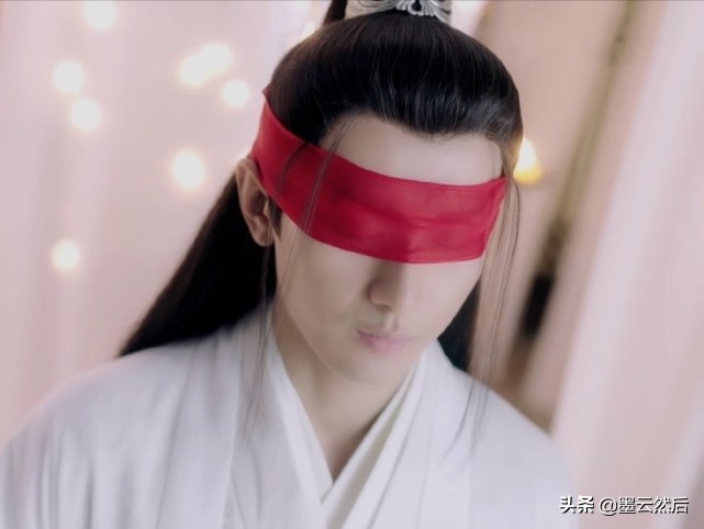 《琉璃》璇玑为何执着于为司凤点痣？