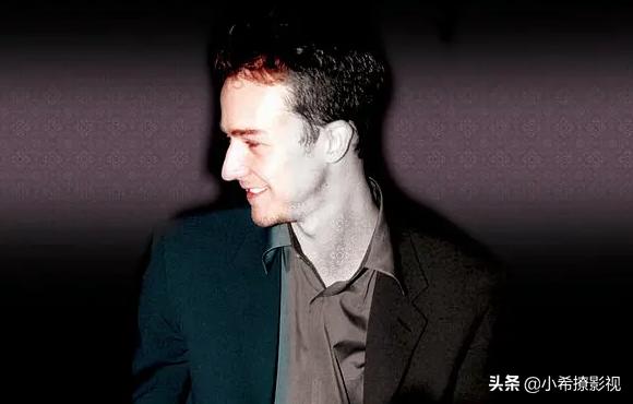 爱德华诺顿为何被抛弃演绿巨人,爱德华诺顿为什么不演戏了