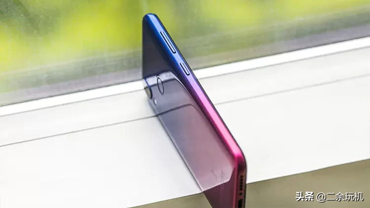 特价双曲面屏手机69元,网售1399元大屏6g256g曲面手机