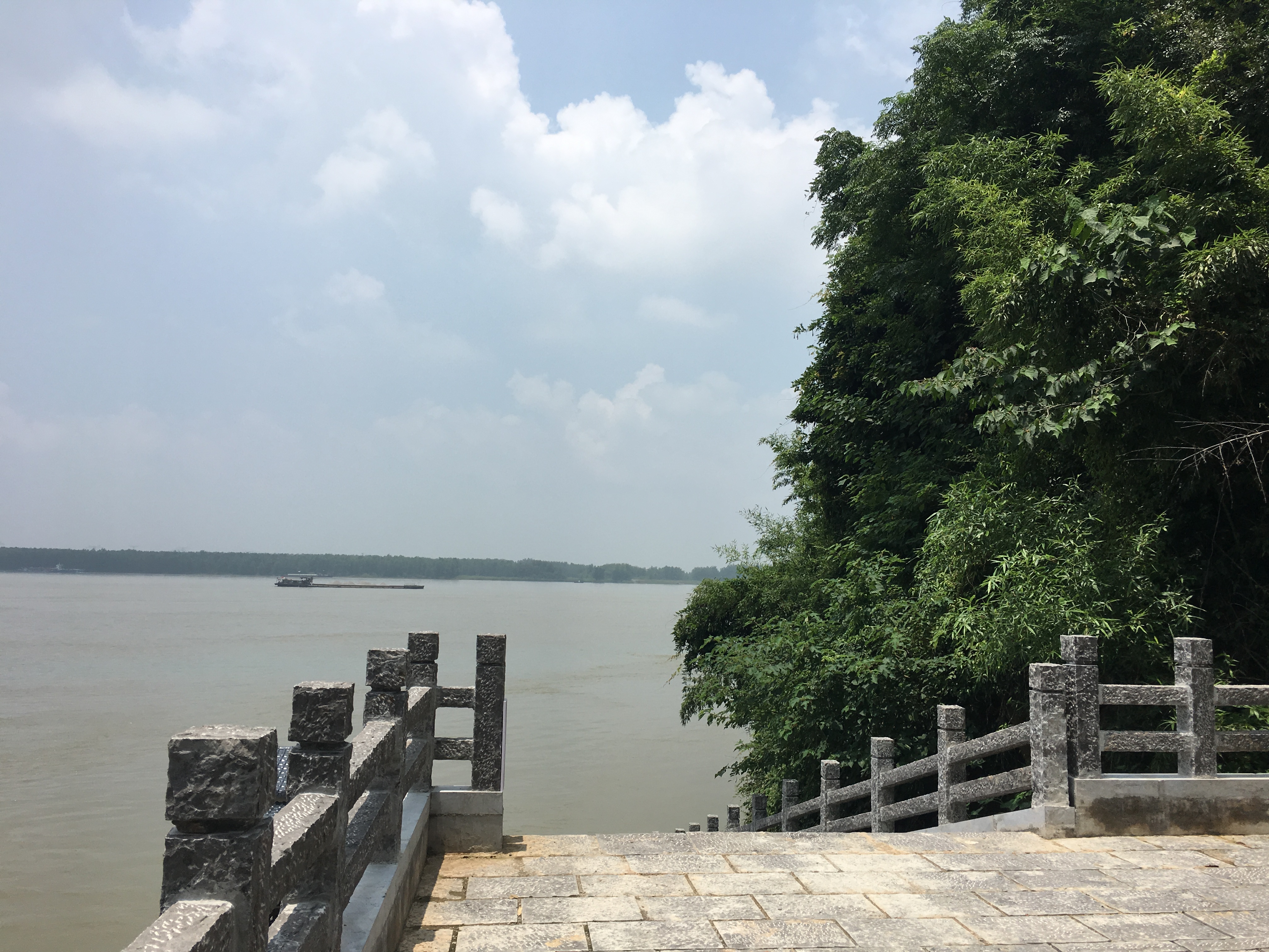 一路吐槽赤壁更名掉坑，景区无奇，看到最后直呼不虚此行