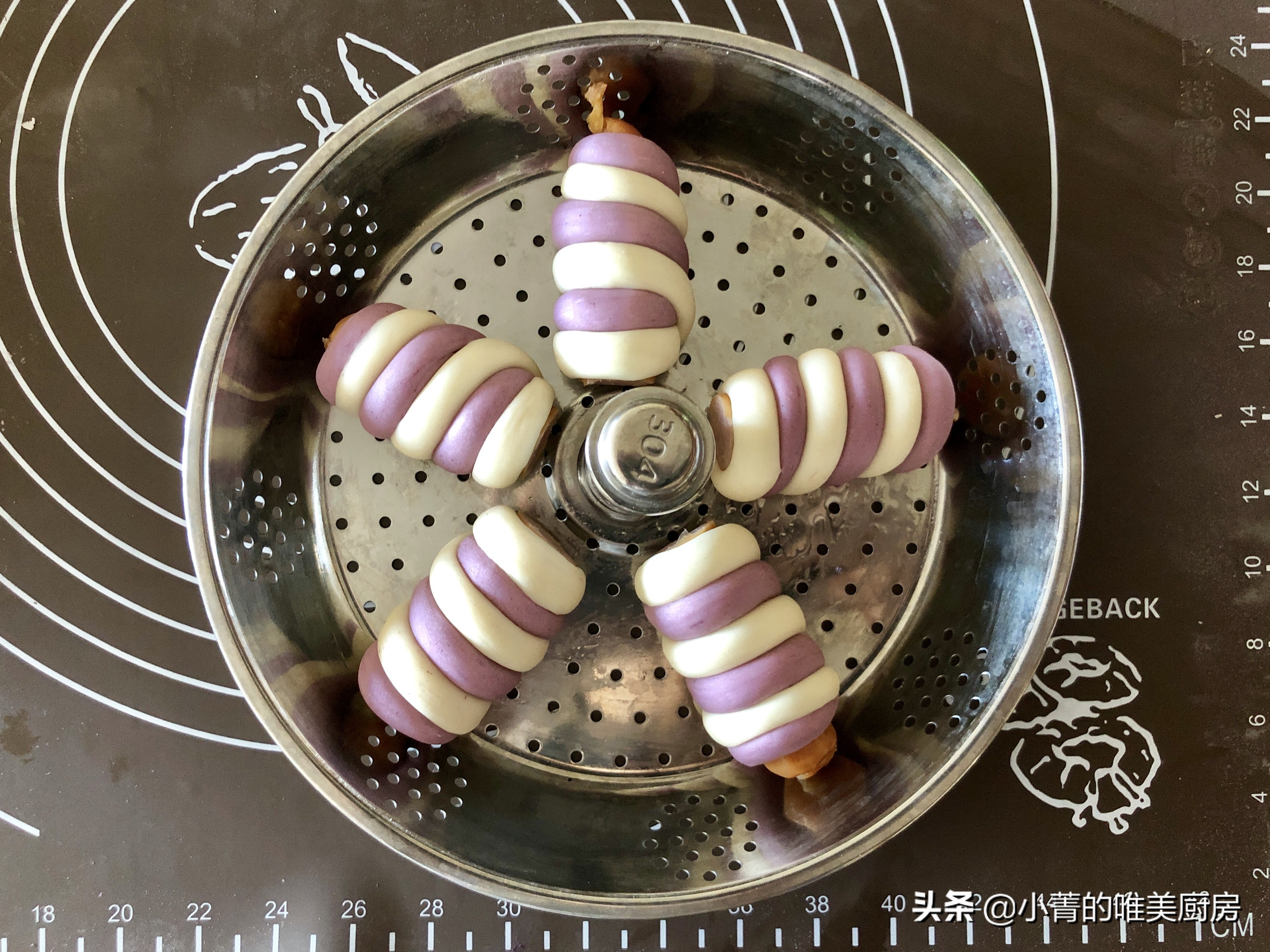 双色紫薯火腿肠馒头,双色热狗馒头