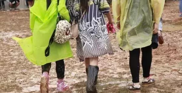 适合去音乐节的妆容教程,a到爆的女生妆