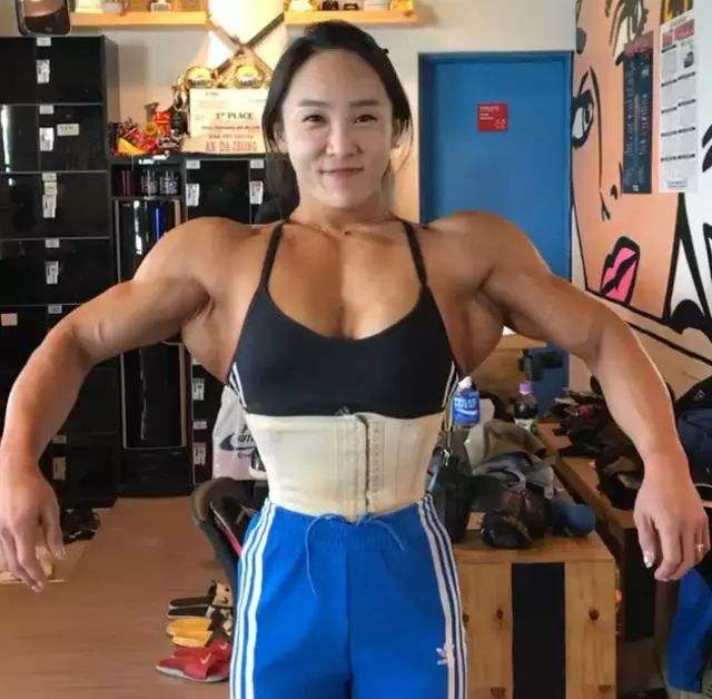 女士胸部减肥后下垂怎么办,减肥后胸部下垂锻炼