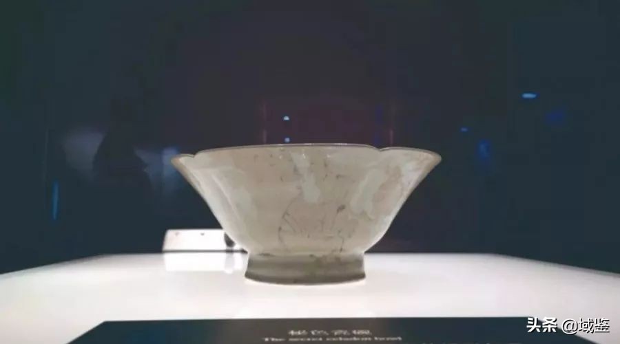 法门寺地宫秘色瓷图片,法门寺地宫出土秘色瓷底部图片