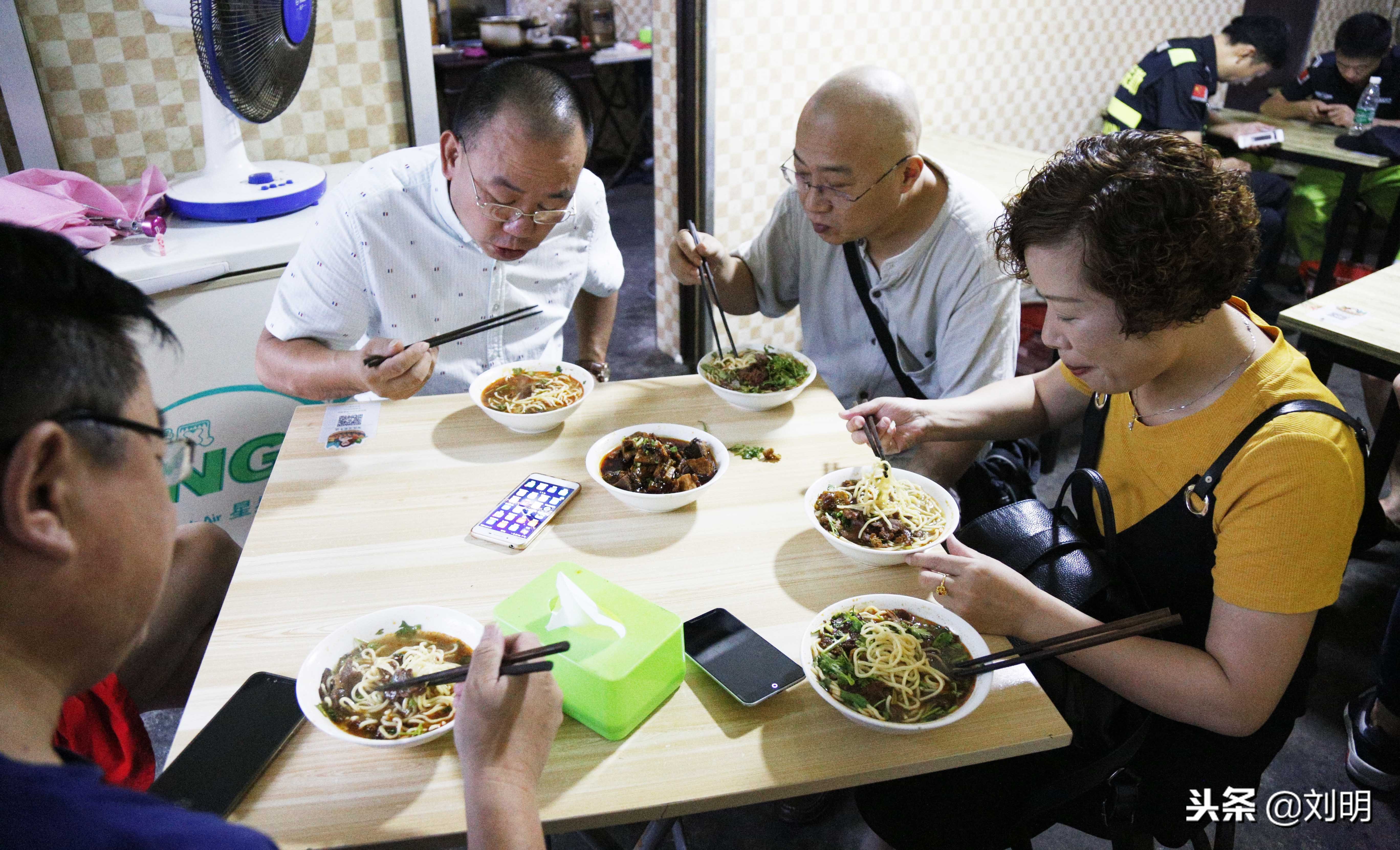 襄阳牛肉面和安庆牛肉面,安庆牛肉面和襄阳牛肉面