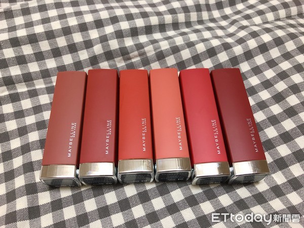 美宝莲丝绒唇膏,美宝莲口红开箱