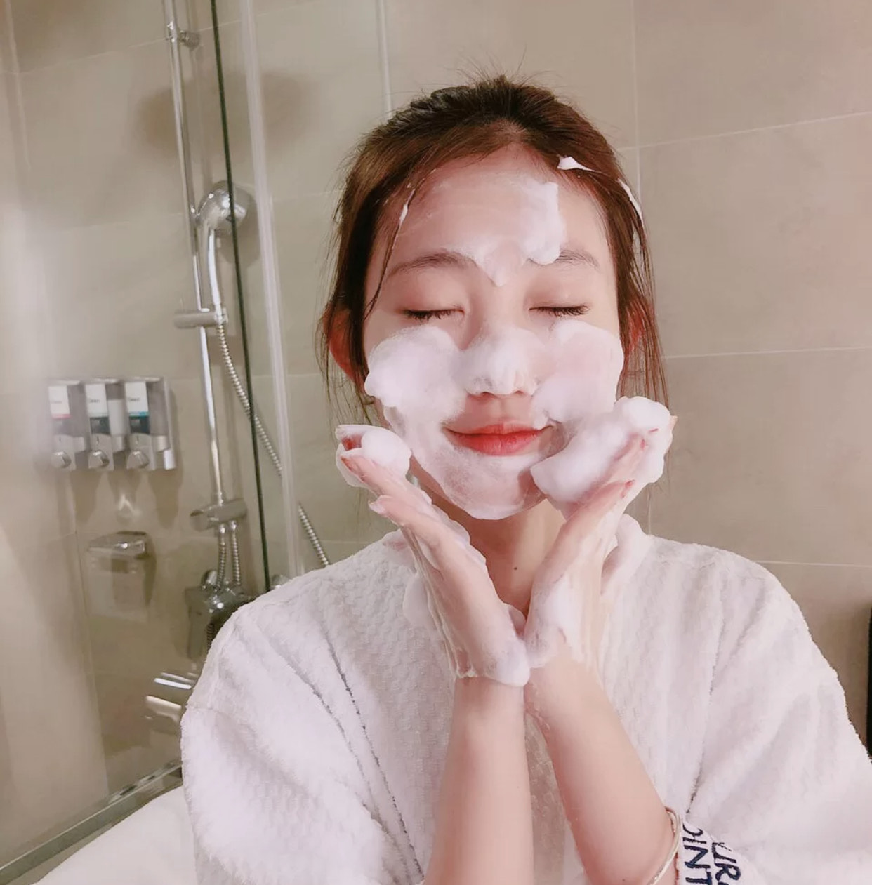 为什么你30岁还长痘？这几个恶习尽快改掉，否则皮肤状态很显老