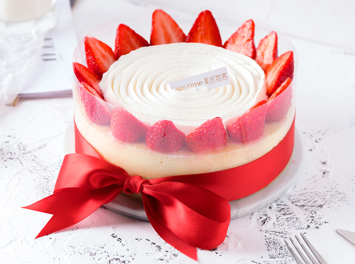 做草莓蛋糕文案抓住草莓的尾巴,草莓季的尾巴视频