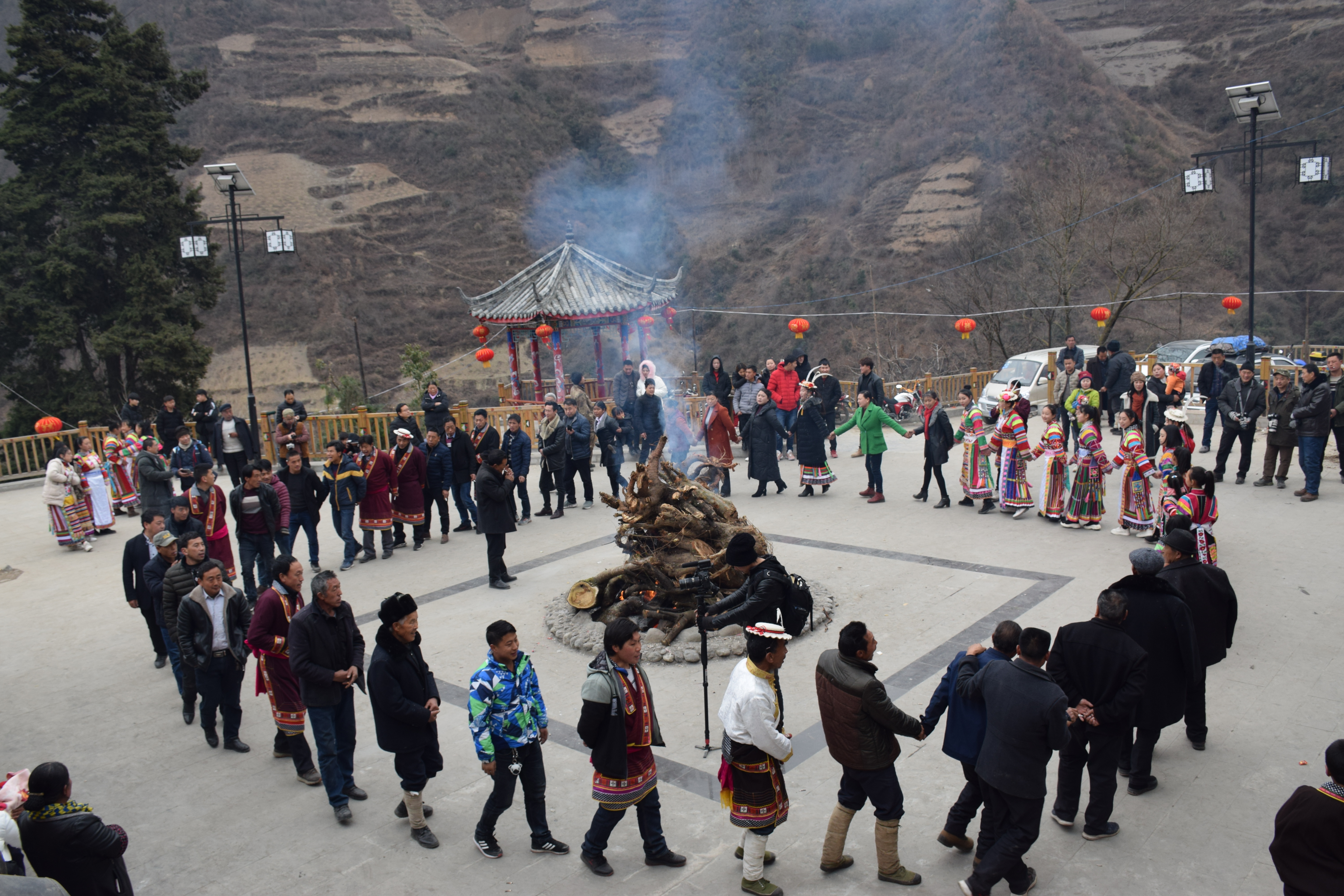 池哥广场舞视频大全,池哥白马藏族表演视频