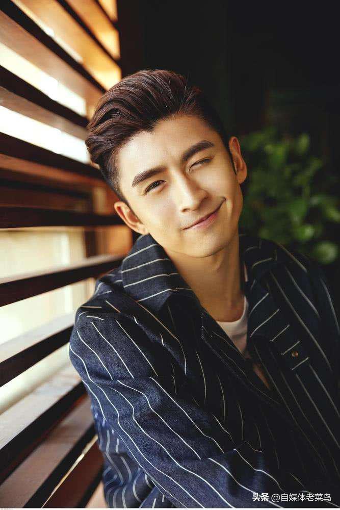 张云龙出道前踢足球视频,张云龙踢过职业比赛吗