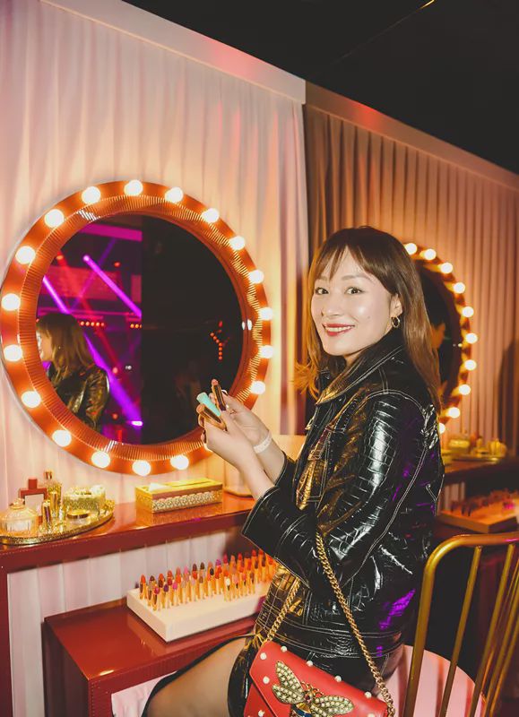 如果女生没有了口红她们会怎么样,如果女生没有化妆品会怎样