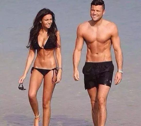 马甲线人鱼线鲨鱼线怎么练,女士健身练腹肌马甲线人鱼线