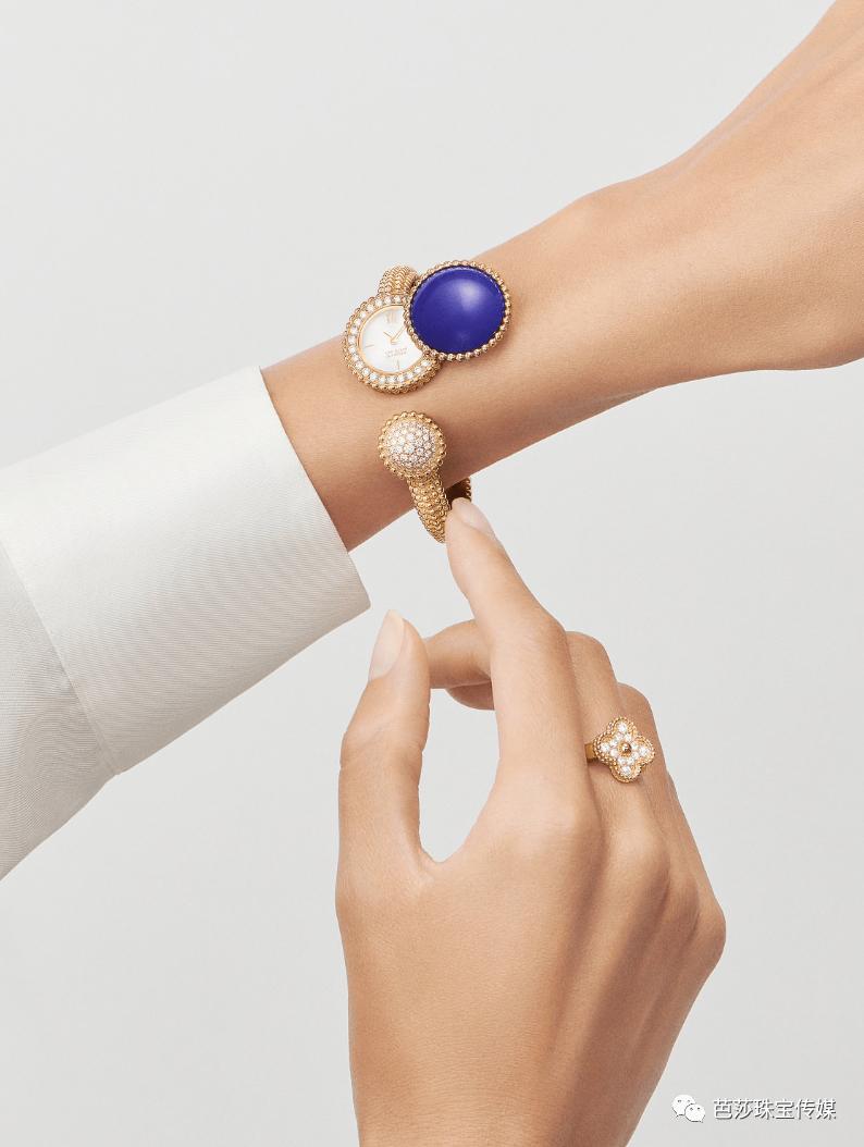 整天研究无聊的穿搭,一天到晚研究穿搭