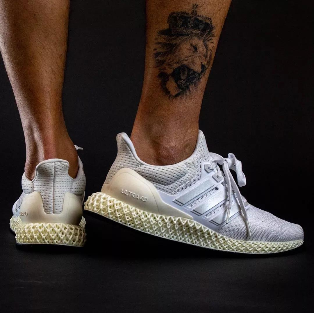 UB结合4D打印科技，阿迪全新跑鞋Ultra4D脚感怎么样？是真的贵