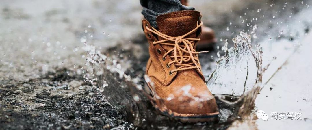 考科三遇到下雨天雨刷器怎么使用,下雨天考科三可以不开雨刮器吗