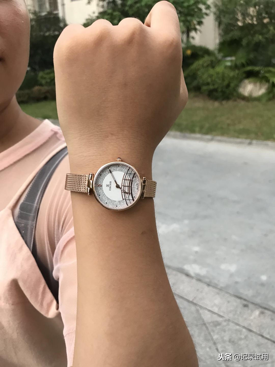 哪个牌子的手表好看又便宜女士,依波quartz女士手表老款