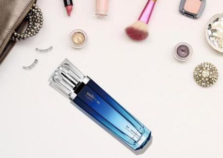 冬天皮肤干燥脱皮用什么爽肤水,冬天脸干燥起皮用什么护肤品好