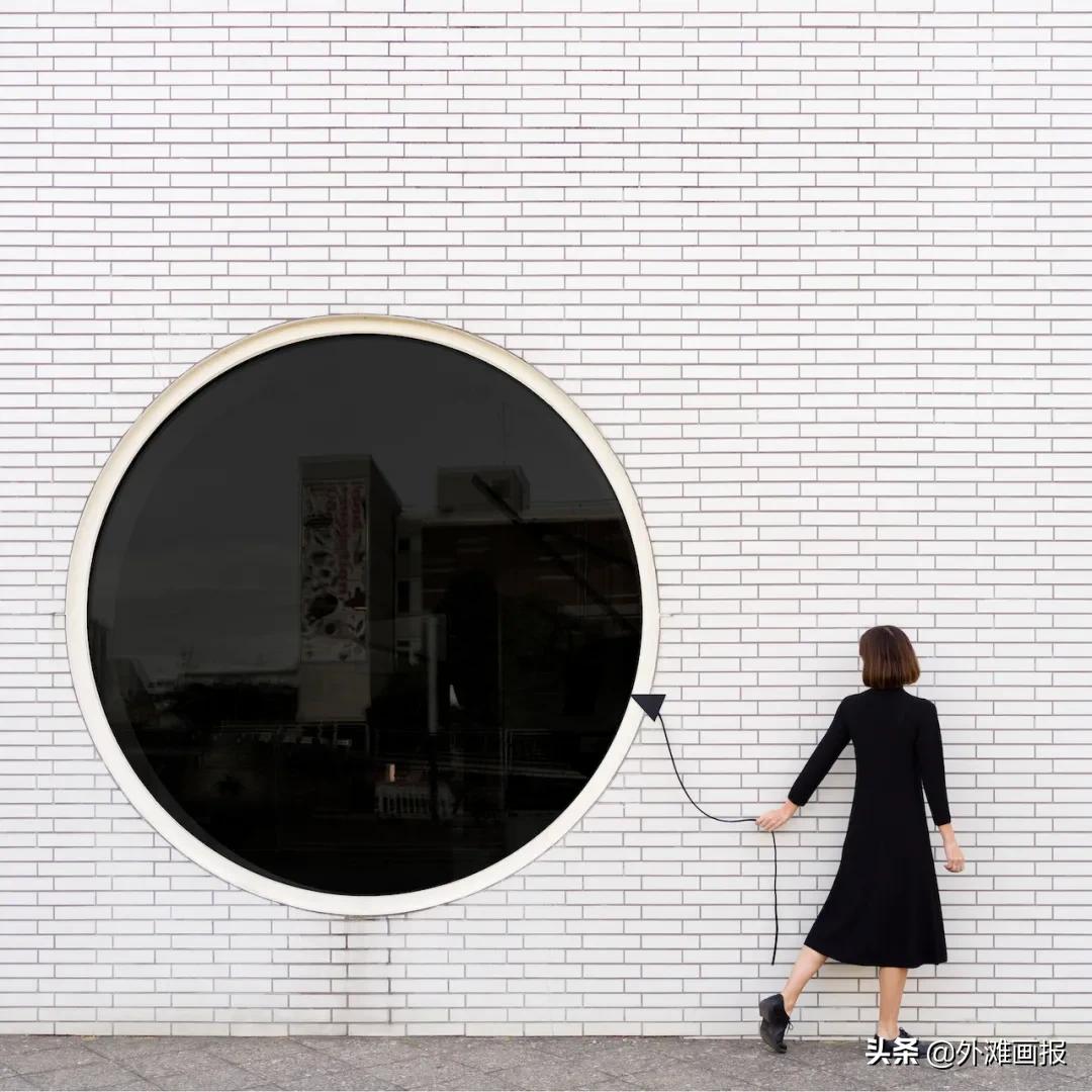 情侣旅行拍照片怎么拍出高级感,很火的一对情侣拍照很有技巧